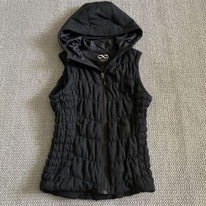 Be by Blanc Noir Womens Puffer Vest Size S Black Gray Down Hooded Quilt Full Zip